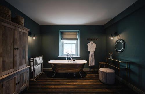 Alderney Hotel | Blonde Hedgehog