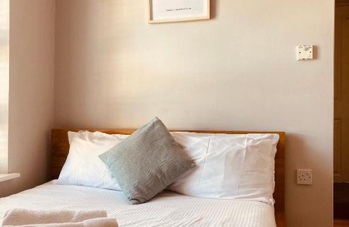 Lancaster House | 'Bloomfield' at stayBOOM