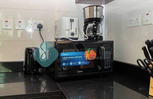 Abu Dhabi Ski Chalet | Bloomfields 2BR Townhouse Marina Square AlReem