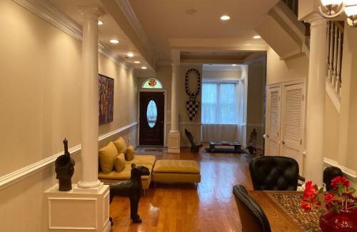 Bloomingdale House | Bloomingdale Beauty near Union Station