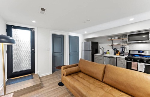 Eckington Condo | Bloomingdale Mid-Century Condo 2BR/1BA by DCottage