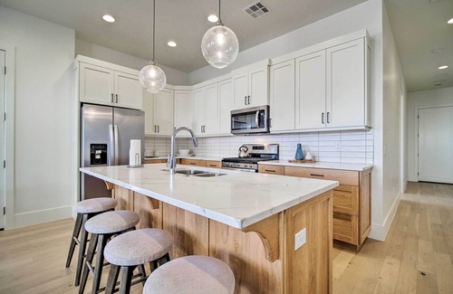 Bloomington House | Bloomington Club - Pool - Hot Tub - Golf - EV Charger