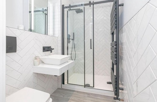 Brighton City Centre Apartment | Bloomsaway Seafront One Bedroom BN133DUK02