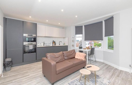 Brighton City Centre Apartment | Bloomsaway Seafront One Bedroom BN133DUK02