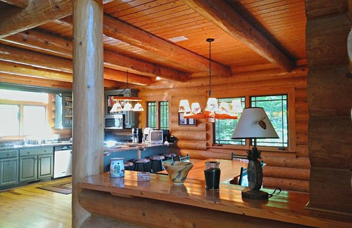 Apple Ridge Cabin | Blowing Rock Fabulous Log Cabin with Great Views. Upscale newer large home