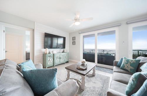 Fort Walton Beach Apartment | Blu 207 - Oceanfront - Luxurious Resort - Free Beach Svc Included