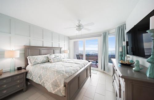 Fort Walton Beach Apartment | Blu 207 - Oceanfront - Luxurious Resort - Free Beach Svc Included