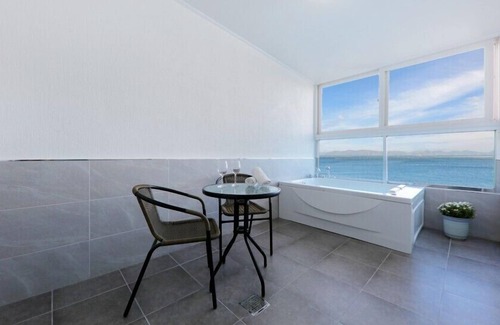 Geoje Apartment | Blue and white pension