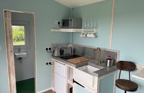 Kilgetty House | Blue Bell (With Hot-Tub)