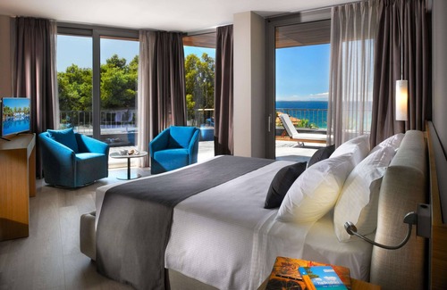 Ormilia Hotel | Blue Dolphin Hotel