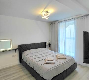 Dover Apartment | Blue Door Apartments