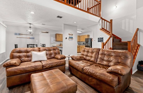 Canyon Lake Cottage | Blue Door Cottage Family Game Room - Family Friendly!