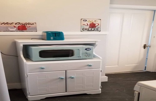Tulsa House | BLUE FLAMINGO 🦩 CHARMING HOME-Heart of Tulsa-By Cherry St-Expo-Fair Ground