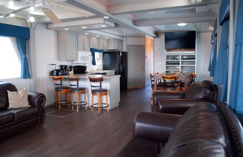 Page Boat Rental | Blue Getaway Lux Houseboat on Lake Powell