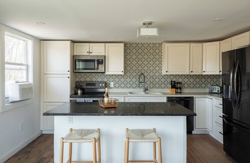 Columbiaville House | Blue Heron House - 3BR Creekside Retreat with Hot Tub, Firepit & 10min to Hudson