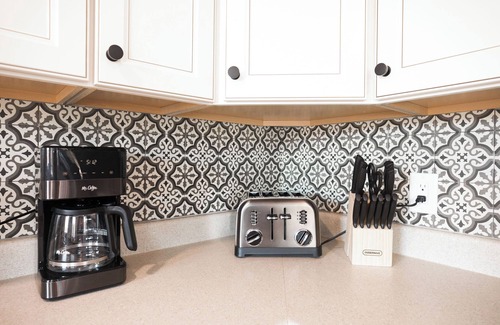 Columbiaville House | Blue Heron House - 3BR Creekside Retreat with Hot Tub, Firepit & 10min to Hudson