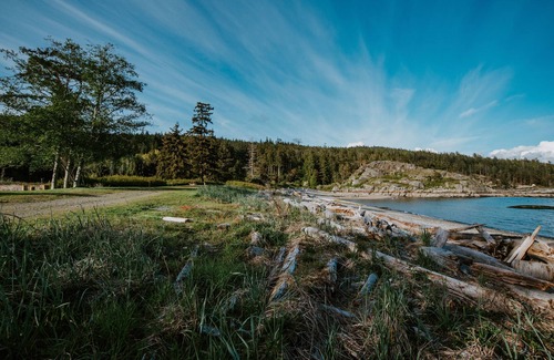 Halfmoon Bay House | Blue Heron House