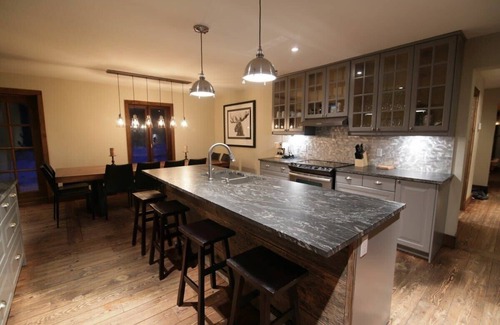 Morin Heights Ski Chalet | Blue Hill Pool, spa, game room, mountain view