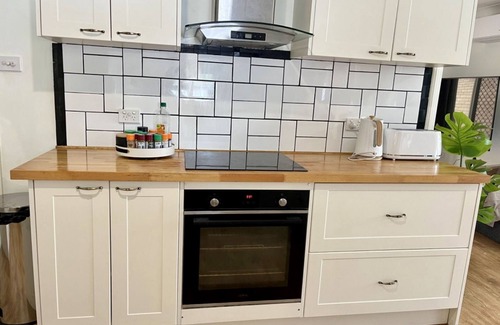 Nowra House | Blue Horizon House with Private Pool. Pet Friendly