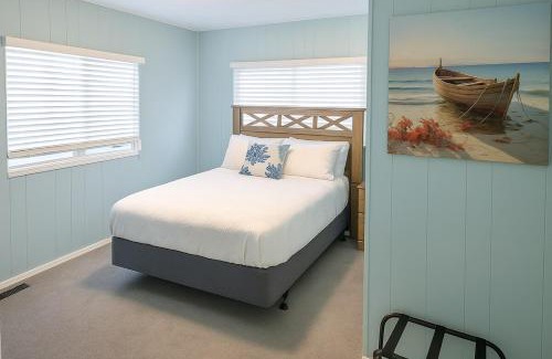 Bay City House | Blue Horizon Lake House - Renovated 3BR 2BA on the Beach