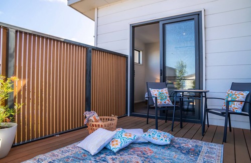 Torquay Apartment | Blue Horizon Villa - Sunlit Terraces & Ocean Views