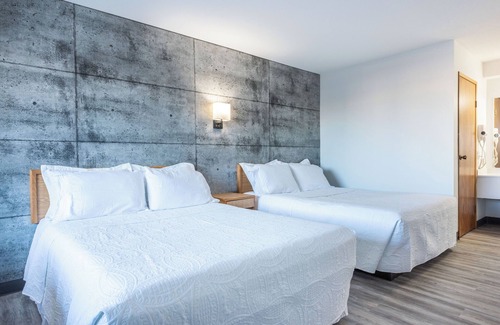 Beiseker Hotel | BLUE HORSE MOTEL