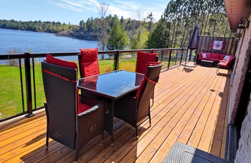 French River Cottage | Blue Jays Paradise: Lake Front Cottage