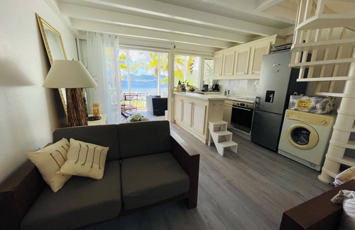 Malendure House | Blue Lagoon, Cottage feet in the water