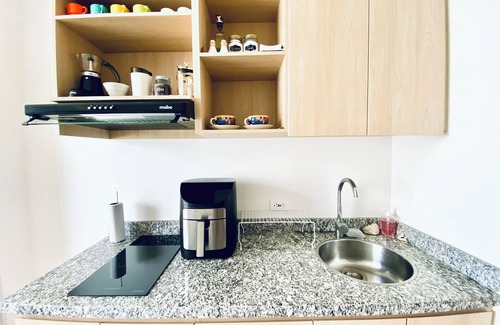 Historic Center Apartment | Blue Loft *Oceanview Minimalist Studio in Marina * Rooftop Pool + Prime Location