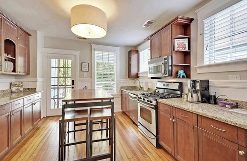 Cannonborough Elliotborough Apartment | Blue Magnolia B | Embrace Comfort & Convenience