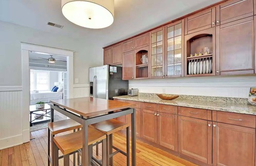 Cannonborough Elliotborough Apartment | Blue Magnolia B | Embrace Comfort & Convenience