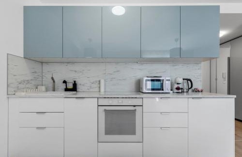 Ruzinov Apartment | Blue Moon Apartment with Free Parking