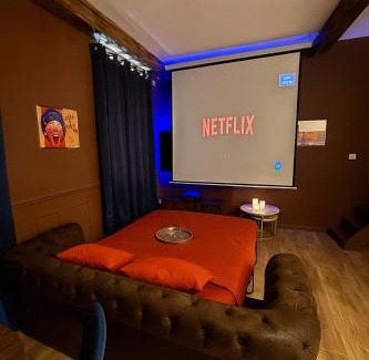 Vienne Apartment | Blue Note - Le Jazz au cœur de Vienne - Videoprojecteur - Hypercentre
