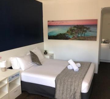 Tweed Heads Hotel | Blue Pelican Motel