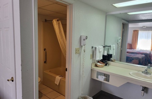 Sallisaw Hotel | Blue Ribbon Inn and Suites