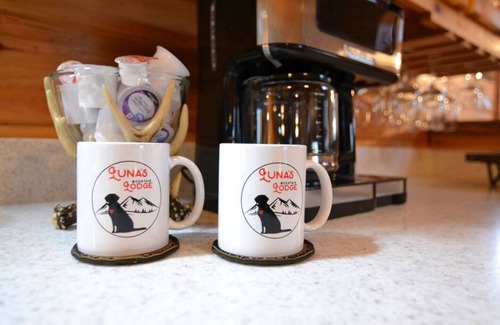 Ridgeline Vistas Cabin | Blue Ridge Cabin: Mountain Views: Couple's Paradise: Hot Tub: Fire Pit: Arcade