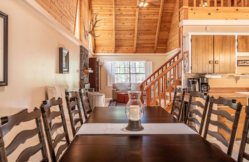 Pinetop Cabin | Blue Ridge Chalet: Light & Bright Mountain Cabin