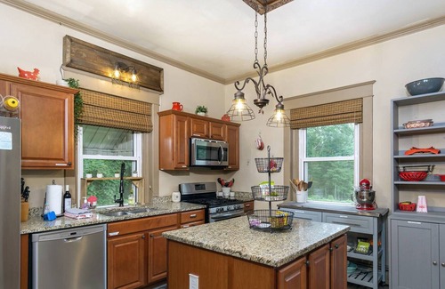 Rutherfordton House | Blue Ridge Lodge - Movie Theater - Hot Tub - Pool - Rec. Room - PetsOK - $500 Free Activities Daily