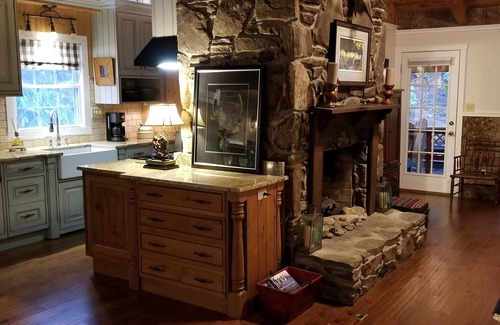 Burnsville Cabin | Blue Ridge Mountain Retreat with Cozy Firepit Terrace.