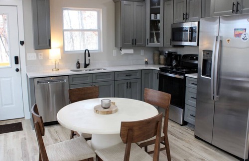 Floyd House | Blue Rock Escape by BMG