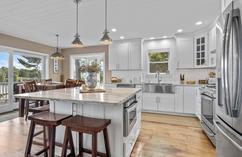 Alden House | Blue Sky Clam Cottage | Waterfront | Clam Lake