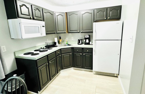 Manomet Hotel | Blue Spruce Motel & Townhouses