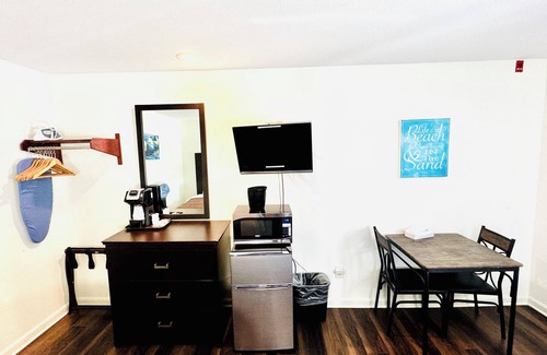 Manomet Hotel | Blue Spruce Motel & Townhouses