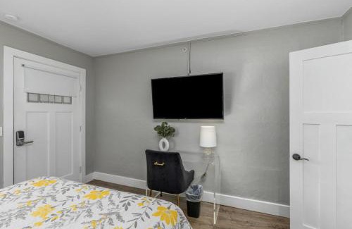 Douglas Apartment | Blue Star Motel