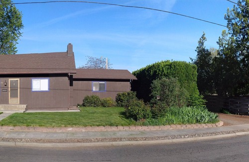 Walla Walla House | Blue Street Cottage: Centrally located between Whitman College and WWCC