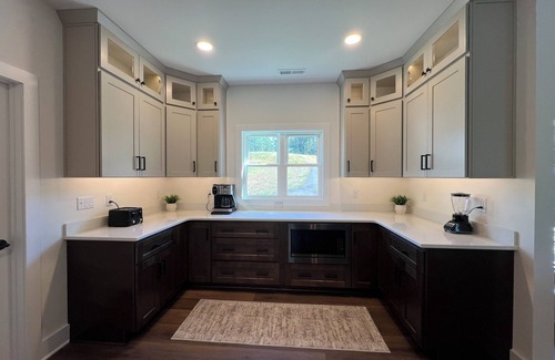 Moneta House | Blue Water Retreat, New Lakefront w/6 Bedrooms, Hot Tub, Pool Table, Large Dock