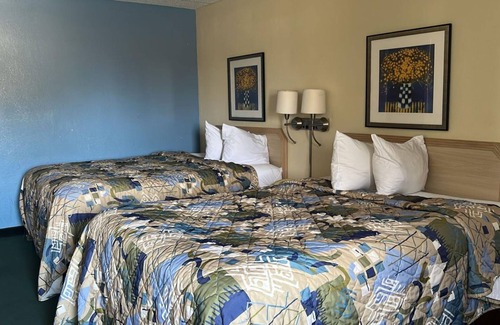 La Crosse Hotel | Blue Way Inn La Crosse Extended Stay - Deluxe 2 Queen Bed Non Smoking