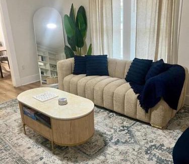 Vollintine-Evergreen House | Bluebell Bliss Midtown Retreat - 4mi to Downtown