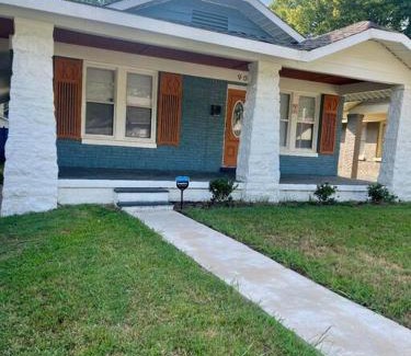 Vollintine-Evergreen House | Bluebell Bliss Midtown Retreat - 4mi to Downtown