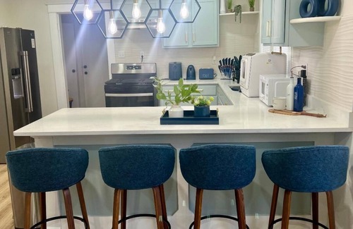 Vollintine-Evergreen House | Bluebell Bliss - Midtown Retreat- 4mi to Downtown